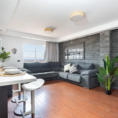 Holiday home Home2book Elegant Stay, Private Pool & Gym